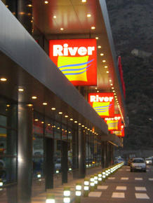 River Shopping Center